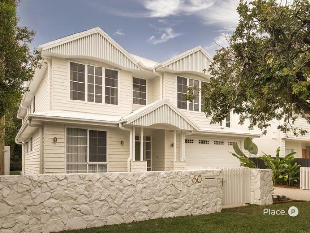 Luxury Family Residence on 645m2 Overlooking the Kedron Brook