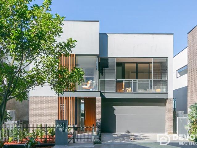Luxury Family Sanctuary with Spectacular CBD Skyline Views