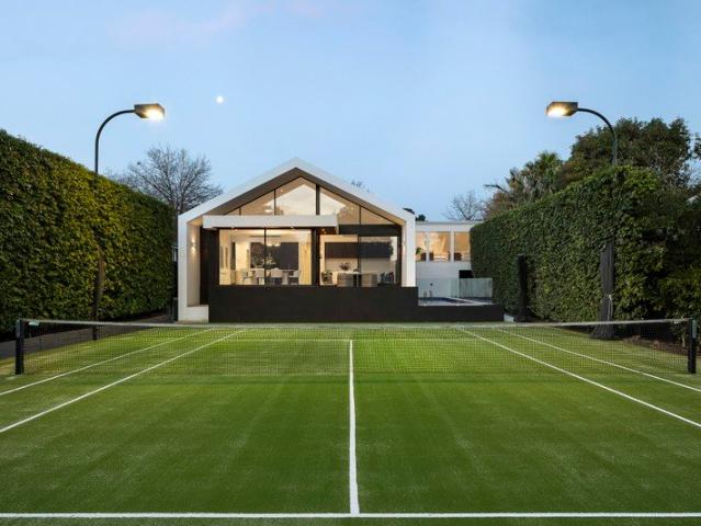 Luxury Family Sanctuary on Scotch Hill with Tennis Court