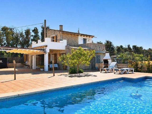 Luxury Farmhouse for rent in Muro, Spain