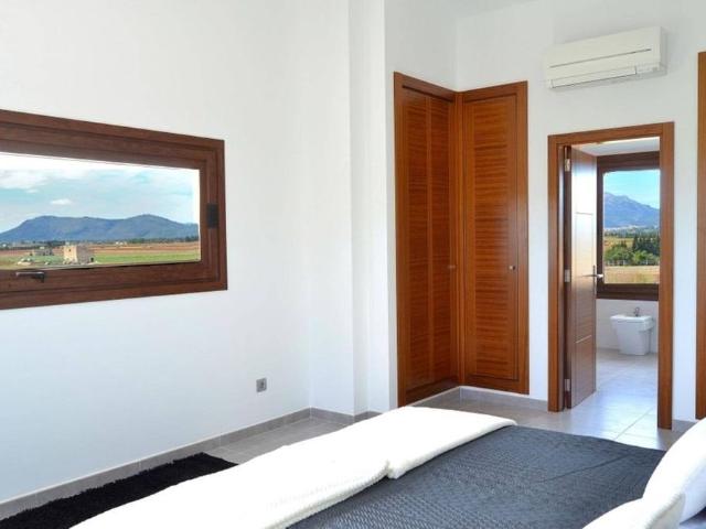 Luxury Farmhouse for rent in Muro, Spain