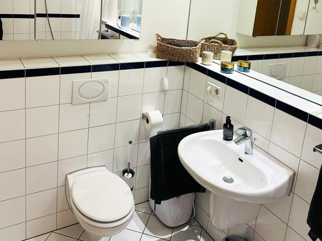 Luxury flat, TOP location in the centre of Cologne, fantastic balcony, underground parking space, Koln Amsterdam Apartments for Rent