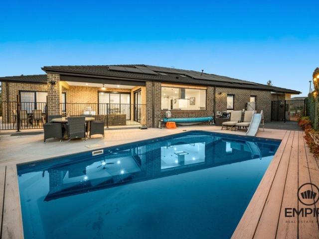 Luxury & Flexibility in Prime Location!