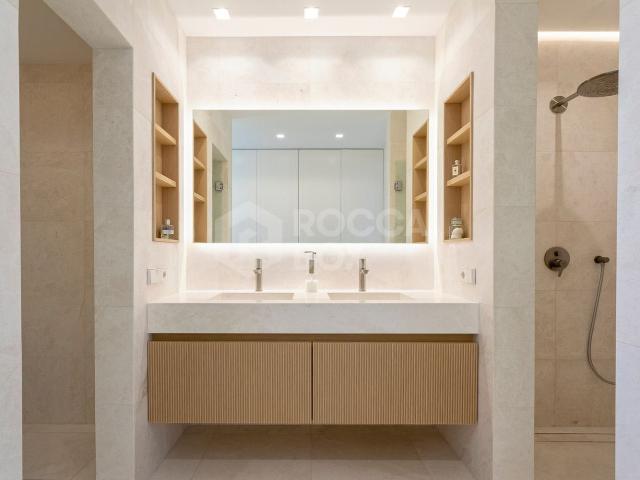 Luxury frontline golf apartment in Guadalmina Alta