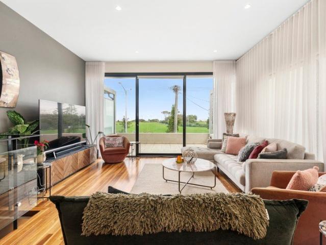 Luxury Fully Furnished or Unfurnished Beachfront Living with Panoramic Bay Views 6 MONTH LEASE ONLY