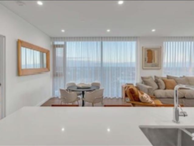 Luxury Fully Furnished Apartment with Spectacular 15th Floor Views