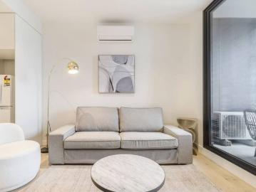 Luxury fully furnished apartment [one bed plus study]
