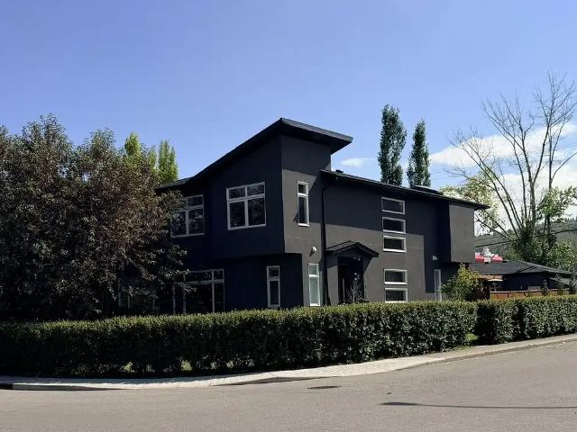 Luxury Fully Furnished Executive Home 4BR, 3.5 bath