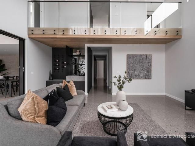 LUXURY FULLY FURNISHED EXECUTIVE LIVING