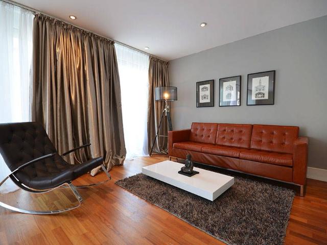 Luxury furnished and spacious serviced apartment for up to 4 persons in Frankfurt near Main Tower, Frankfurt Amsterdam Apartments for Rent