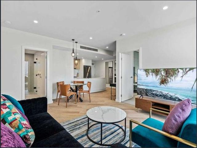 Luxury Furnished Apartment with Spectacular Surfers Paradise Views