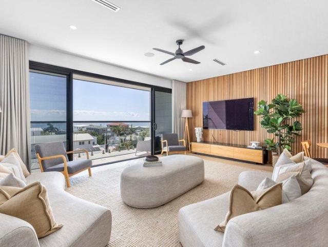 LUXURY FURNISHED FOUR LEVEL VILLA WITH STUNNING OCEAN VIEWS & LIFT