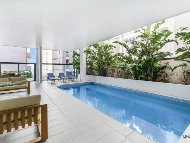 LUXURY FURNISHED THREE BEDROOM APARTMENT WITH POOL & OCEAN VIEWS