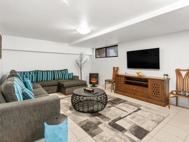 Luxury Furnished Townhouse Moments from the Beach