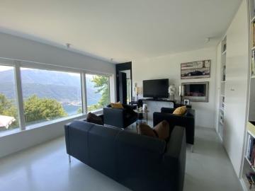 Luxury Furnished Villa with 180 degree lake view