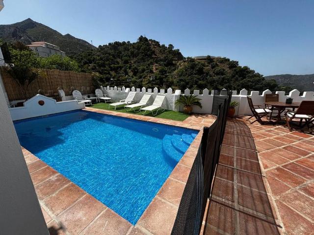 Luxury House for rent in Istán, Andalusia