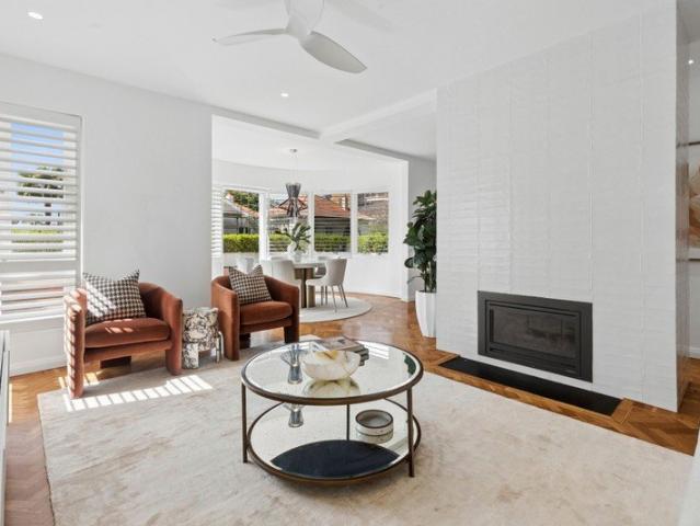 Luxury House Like Renovated Art Deco Apartment