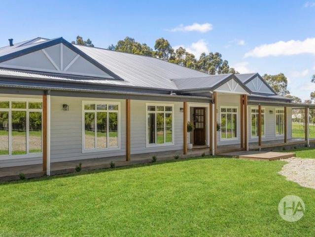Luxury Homestead Living on 2.5 Acres