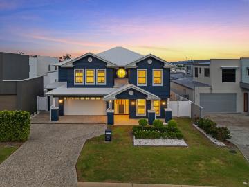 Luxury Hampton Inspired Family Home in Exclusive Sanctuary Cove