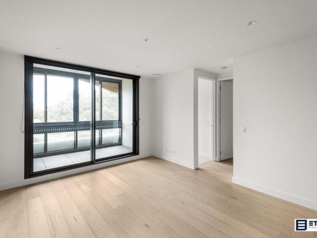 Luxury Hampton Quarter Living with Resort Style Amenities