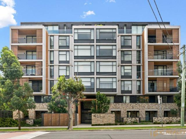 Luxury High Floor 3 Bed Living | Sweeping Views | 2 Secure Parking Spaces