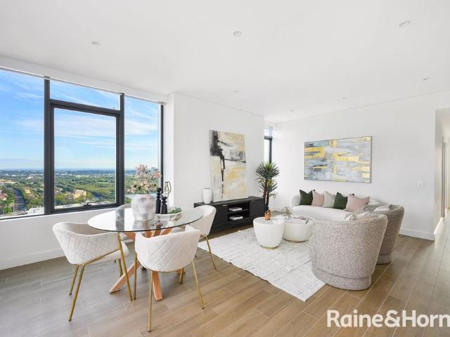 Luxury High Level 3 Bedroom + Study Apartment with Panoramic Water & City Views