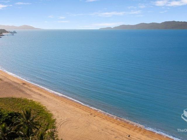 LUXURY HIGH LEVEL,THREE BEDROOM UNFURNISHED APARTMENT WITH BALCONIES ON OCEAN AND MARINA SIDE RENNOVATED & UNSURPASSED BREEZES