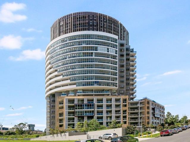 Luxury High Level Apartment with Panoramic City Views in a Prime Location