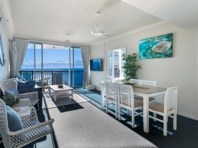 Luxury High Rise Living in the Heart of Surfers Paradise Fully Furnished