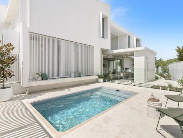 Luxury in Noosa Heads Brand New Build Approved for Negative Gearing
