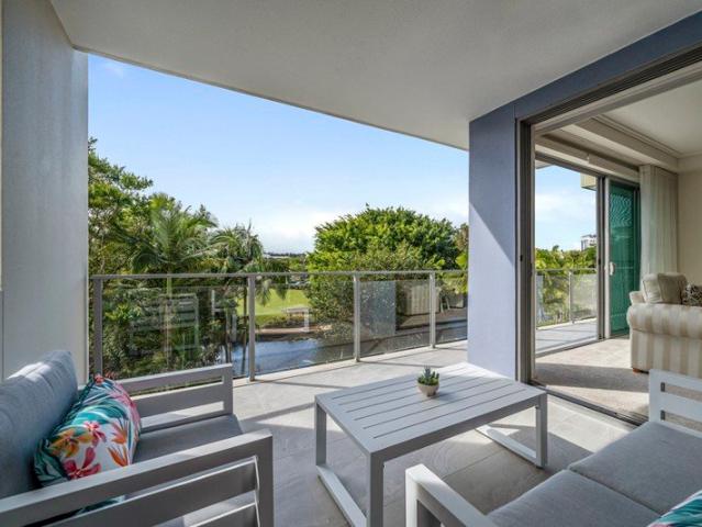 Luxury in Riverwalk Avenue's Finest Address Level walk to Robina Town Centre