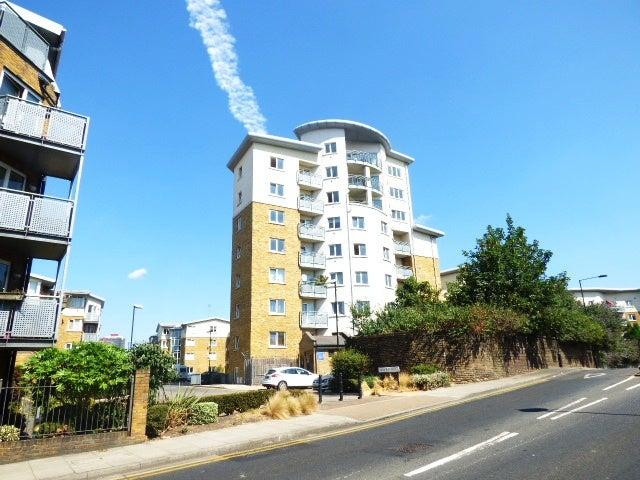 Luxury one bed with Parking/ Balcony, Concierge E3
