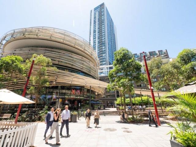 LUXURY ONE BEDROOM APARTMENT AT A CENTRAL LOCATION!