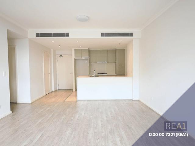 Luxury One Bedroom Apartment above Top Ryde Shopping Centre