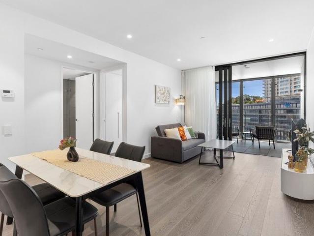 Luxury One Bedroom Apartment in Prestigious Barangaroo Location