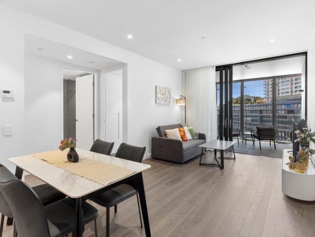 Luxury One Bedroom Apartment in Prestigious Barangaroo Location