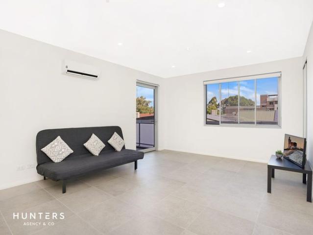 Luxury One bedroom Apartment Walk To Everything!