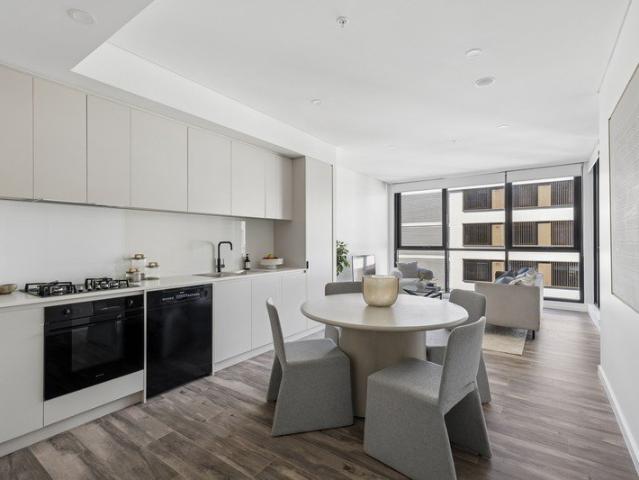 Luxury One Bedroom Apartment with Double Carspaces