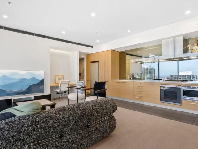 Luxury One Bedroom Apartment with Harbour & City Views – Utilities & Unlimited Wi Fi Included