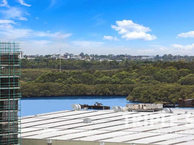 Luxury One Bedroom in Prime Location! Meeting point: 11 Verona Drive!