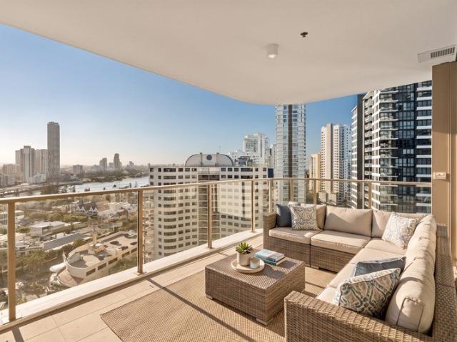Luxury One Bedroom + Media with Spectacular Broadwater Outlook