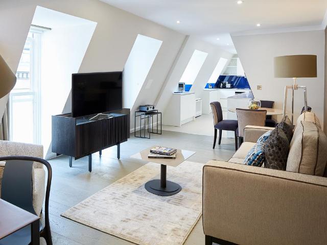 Luxury One Bedroom Serviced Apartment with premium amenities in the heart of the City of London