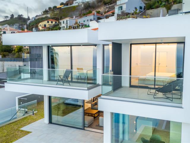 Luxury Ocean View Villa no Caniço – Design, Privacidade e Ex. 200m² Caniço