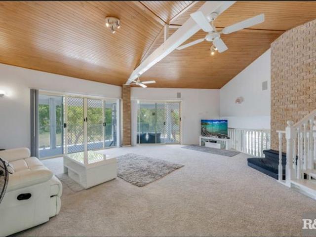 Luxury Oceanfront Living on One Acre at Moore Park Beach