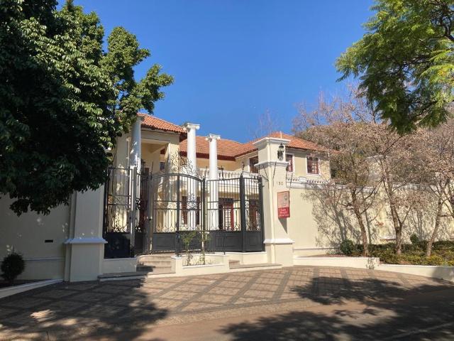 Luxury Open Plan Studio Apartment with Spacious Balcony 108