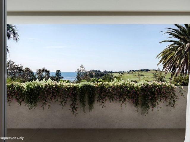Luxury Over 60s First Floor Residence Moments from Collaroy Beach