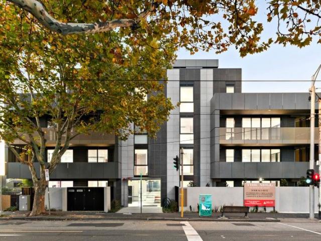 Luxury Oversized 3 Bedroom Garden Apartment
