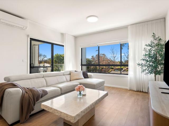 Luxury Low Maintenance Living!