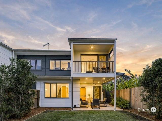 LUXURY LOW MAINTENANCE LIVING WITH PREMIUM RESIDENT FACILITIES