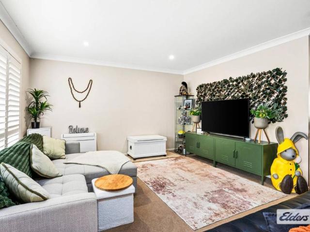 Luxury low maintenance single level villa!